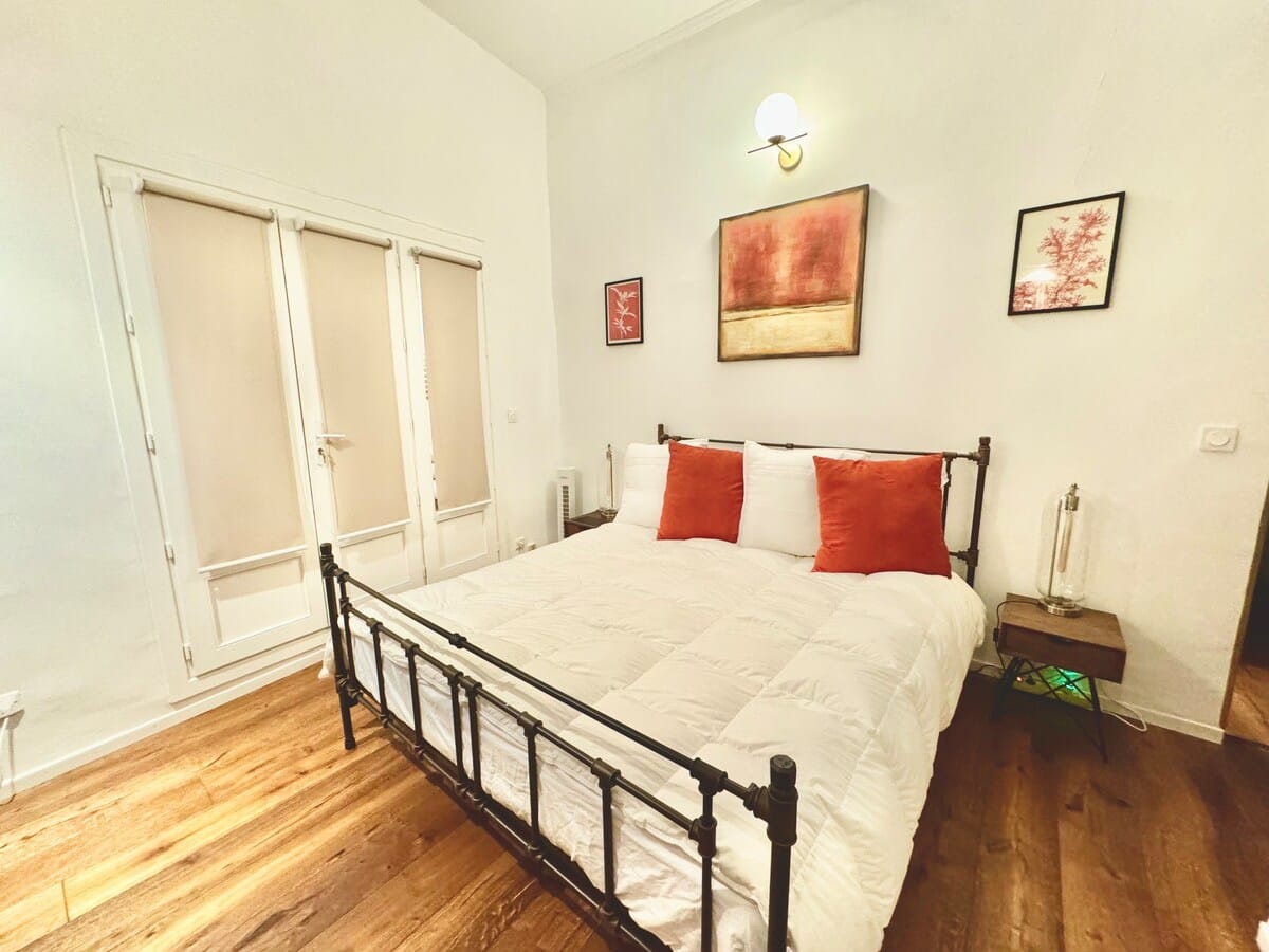 Master bedroom with direct terrace access.